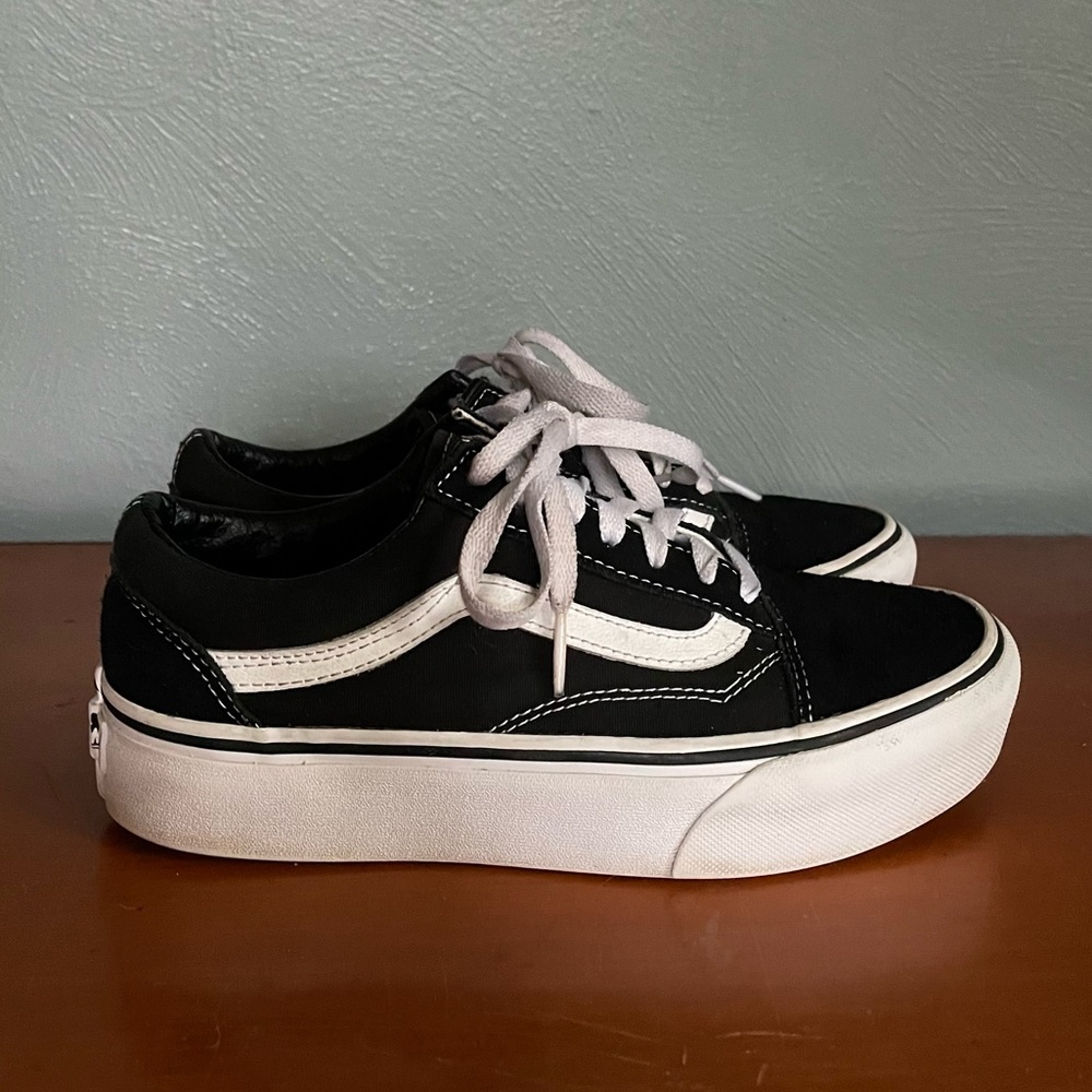 Vans Old Skool Platform black and white mens 5, womens 6.5